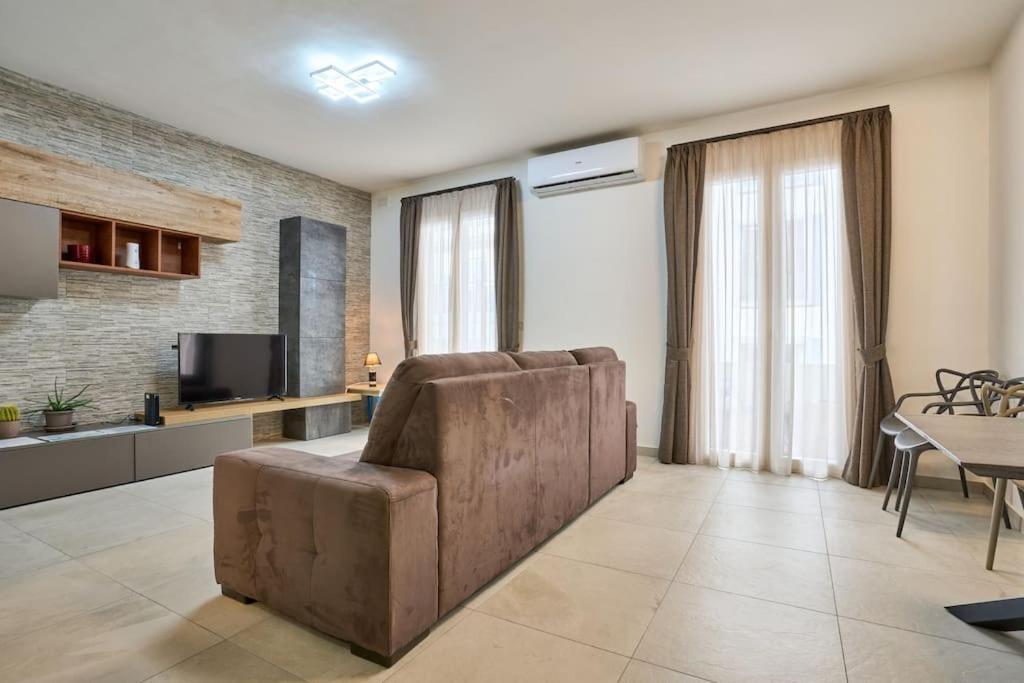 2 Bedroom St. Julians